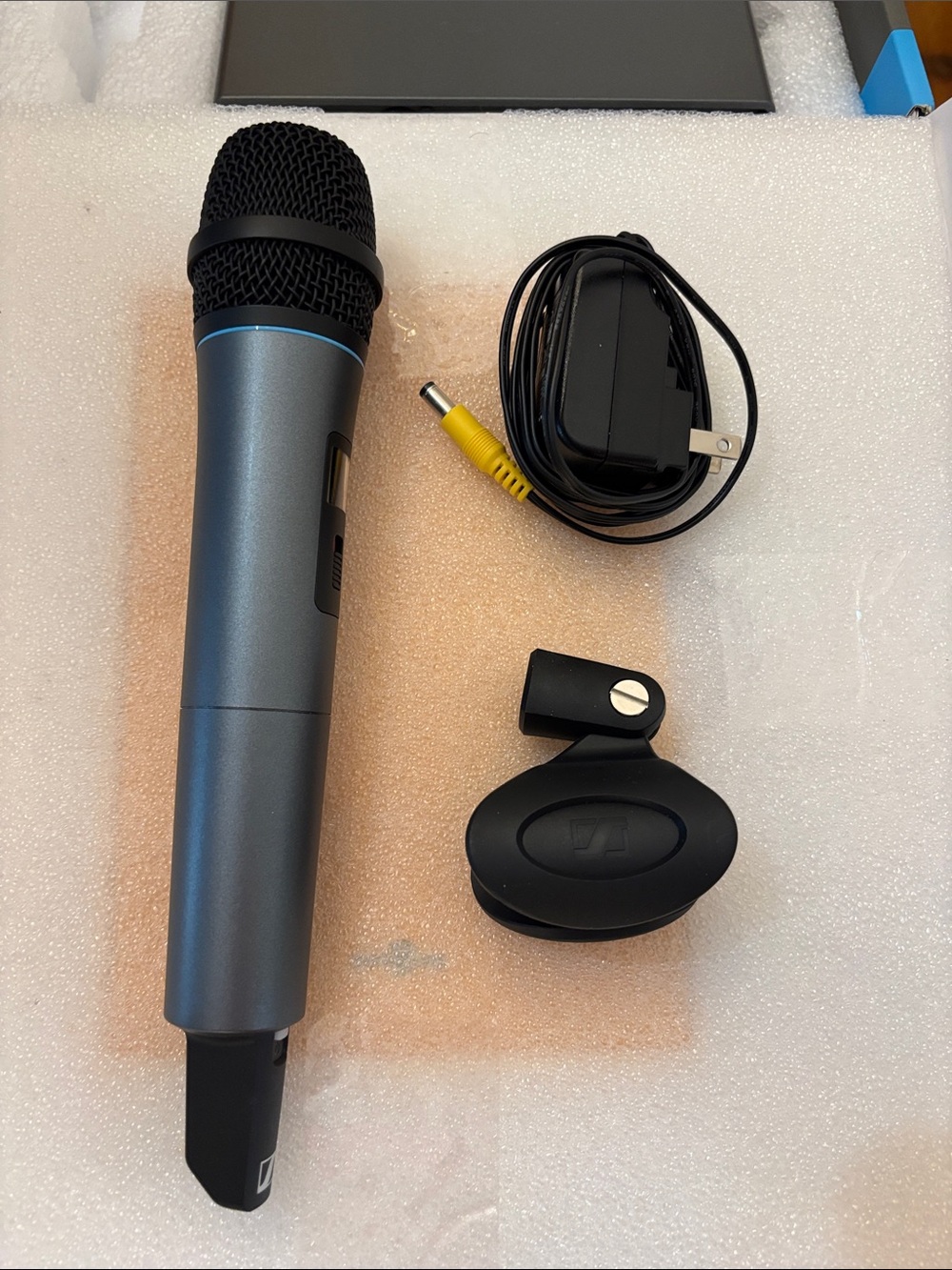 Sennheiser Wireless Vocal Set, XS Wireless - Picture 8 of 11